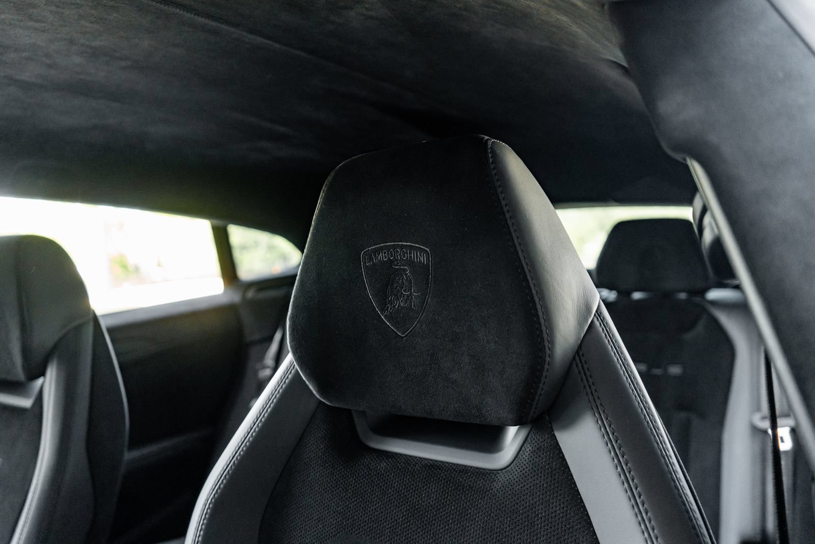 Used 2023 Lamborghini Urus Performante AWD/4WD image 28
