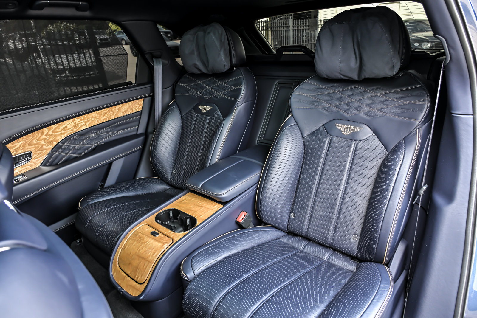 Certified 2023 Bentley Bentayga Extended Wheelbase AWD/4WD image 23