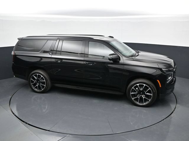 Used 2025 Chevrolet Suburban RST w/ Comfort Package AWD/4WD image 31