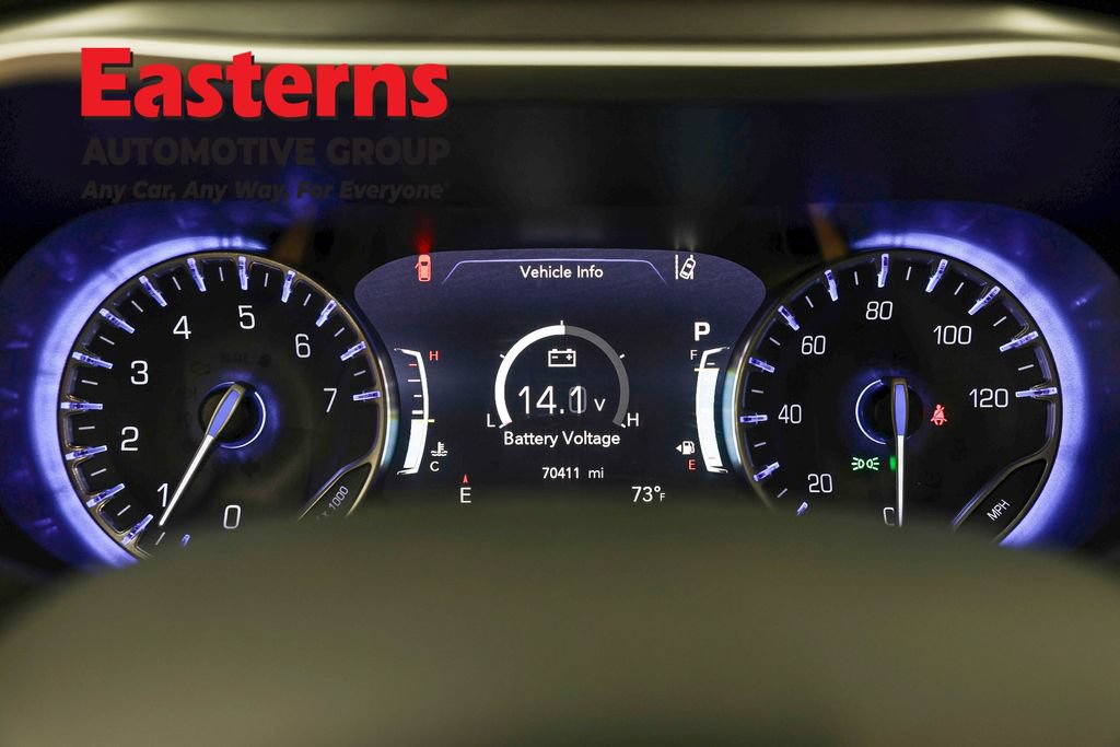 Used 2023 Chrysler Pacifica Touring-L FWD image 18