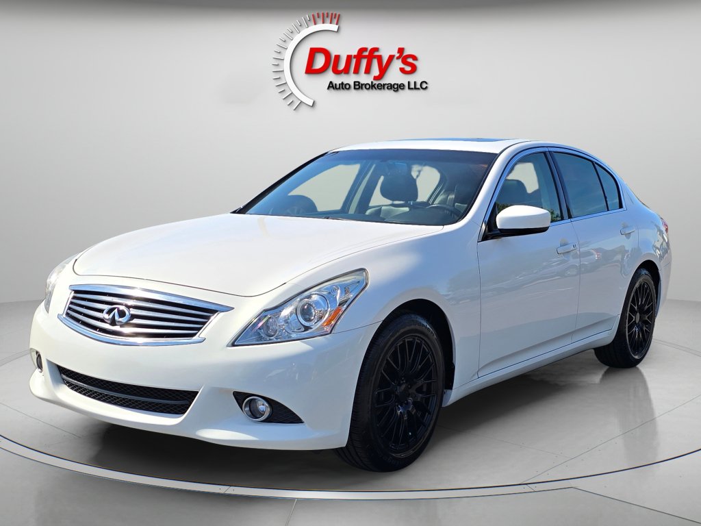 Used 2015 INFINITI Q40 w/ Moonroof Package RWD image 16