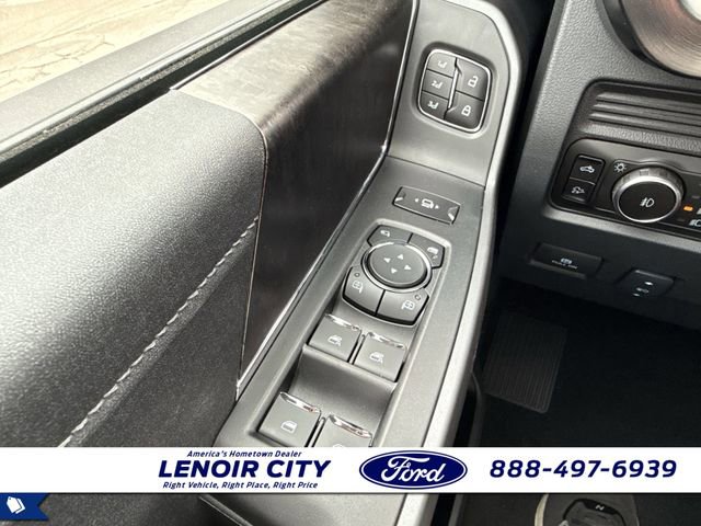 New 2026 Ford F250 Lariat w/ Black Appearance Package image 28