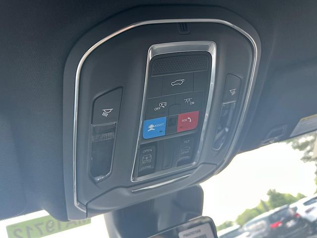 New 2025 Jeep Grand Cherokee L Altitude image 32