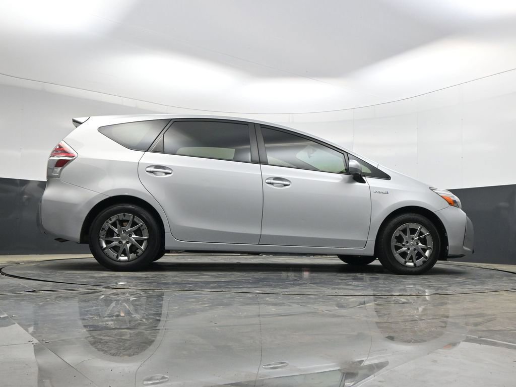 Used 2017 Toyota Prius V Two image 30
