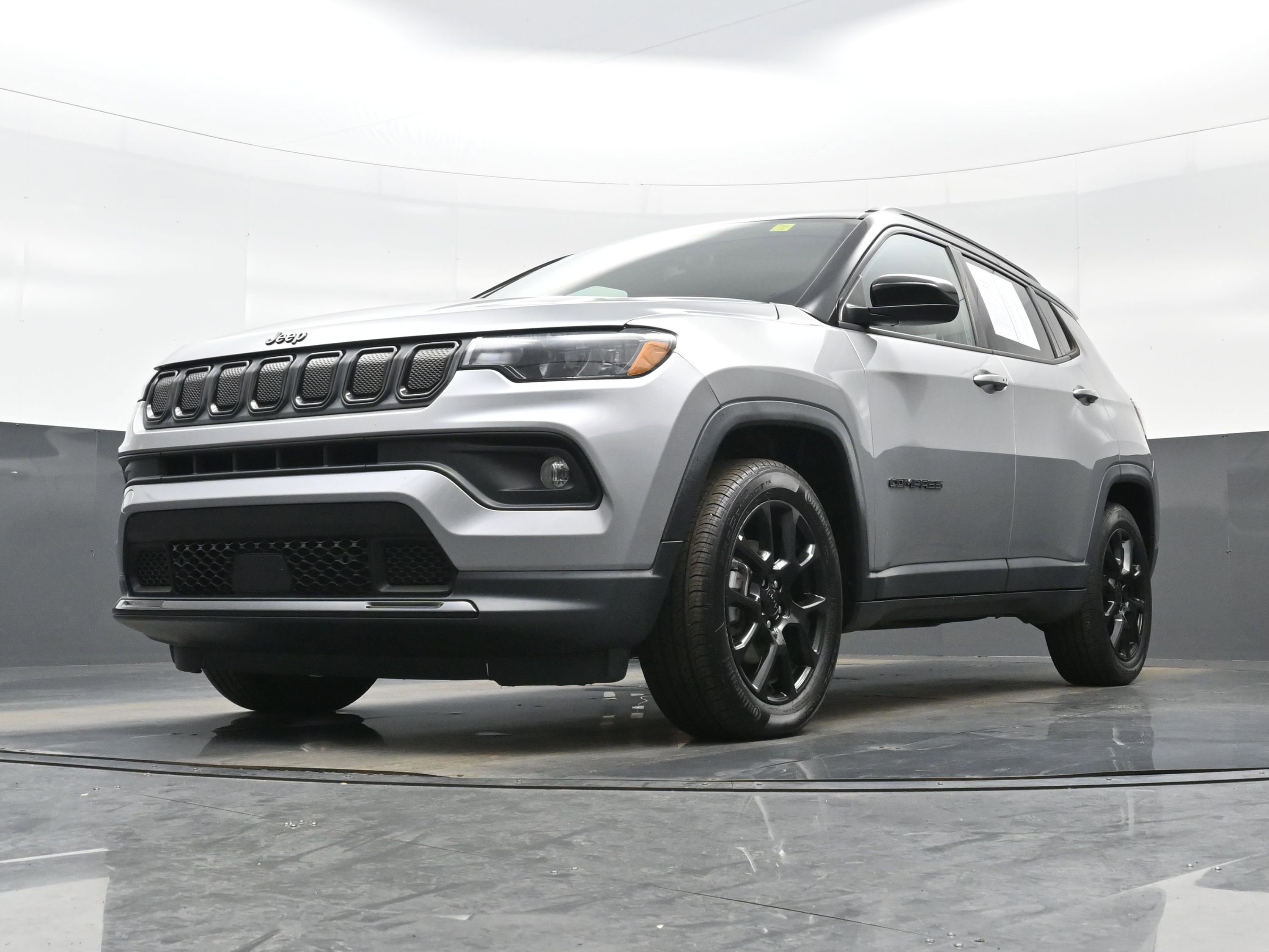 Used 2022 Jeep Compass Altitude image 24