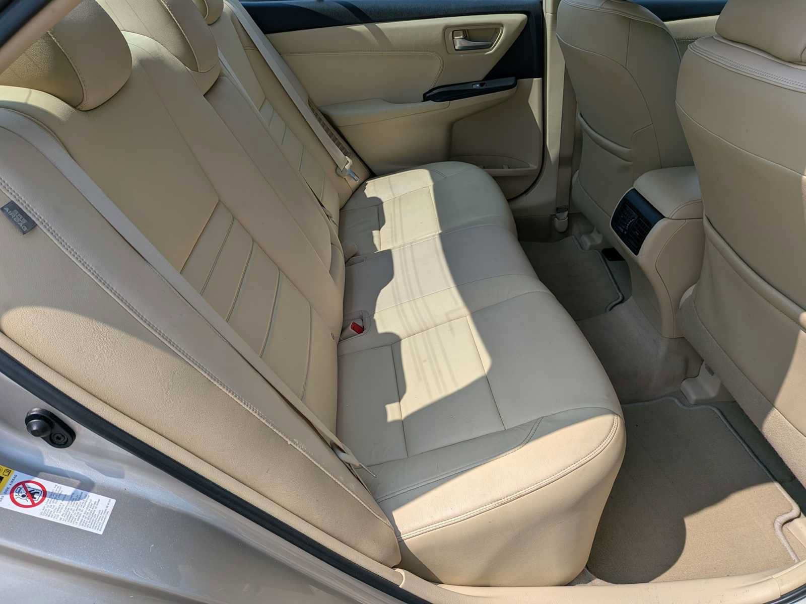 Used 2015 Toyota Camry XLE w/ Moonroof Package FWD image 17