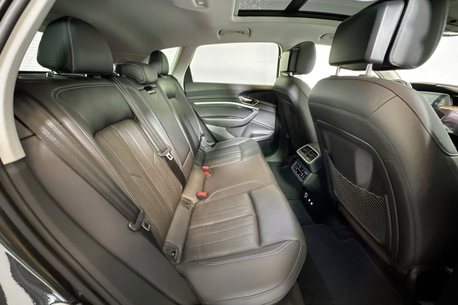 Used 2019 Audi e-tron Premium Plus w/ Cold Weather Package image 26