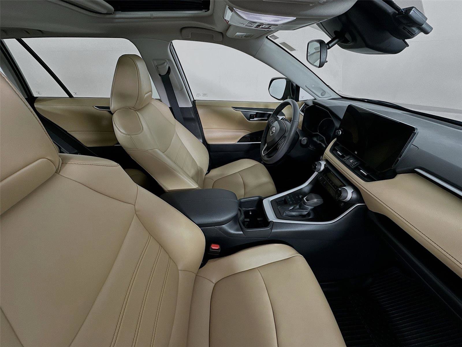 Used 2023 Toyota RAV4 XLE Premium image 26