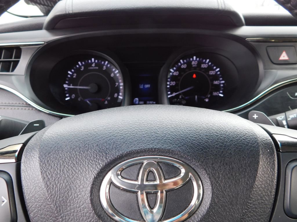 Used 2018 Toyota Avalon XLE Premium w/ Protection Package image 29