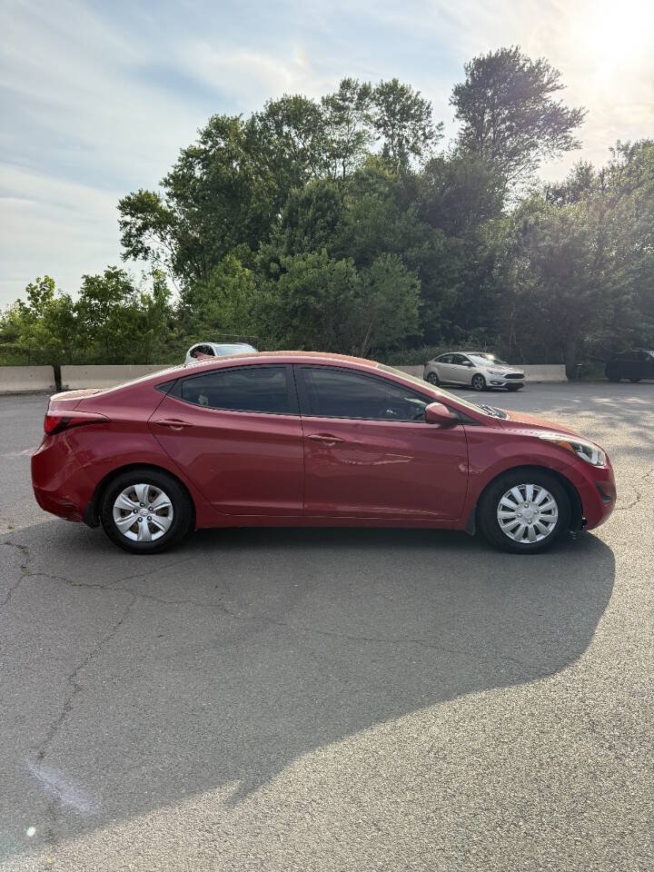 Used 2016 Hyundai Elantra SE FWD image 8