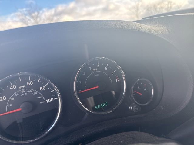 Used 2013 Jeep Wrangler Unlimited Rubicon w/ Max Tow Pkg image 8