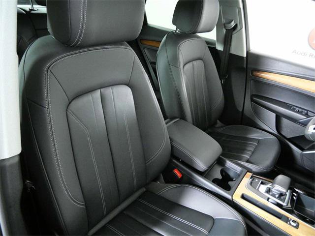 Used 2023 Audi Q5 2.0T Premium w/ Convenience Package image 12