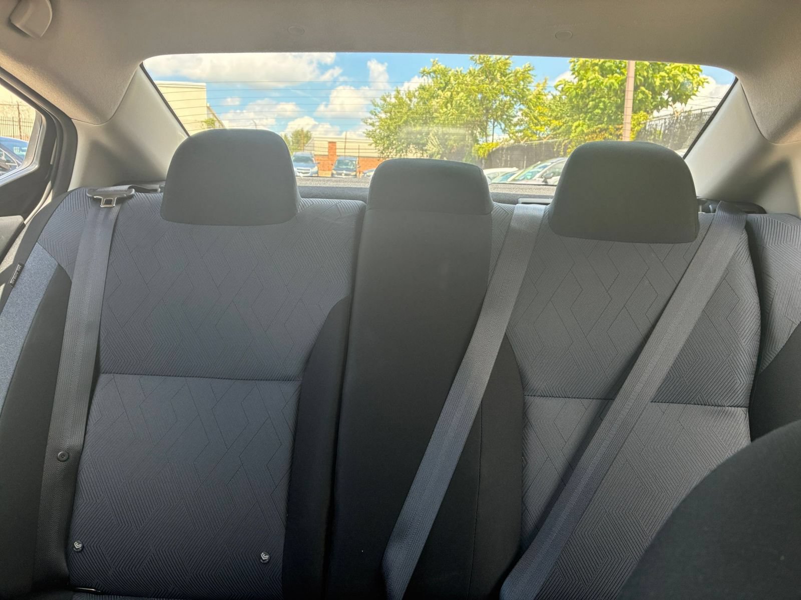 Used 2025 Nissan Versa SV FWD image 33