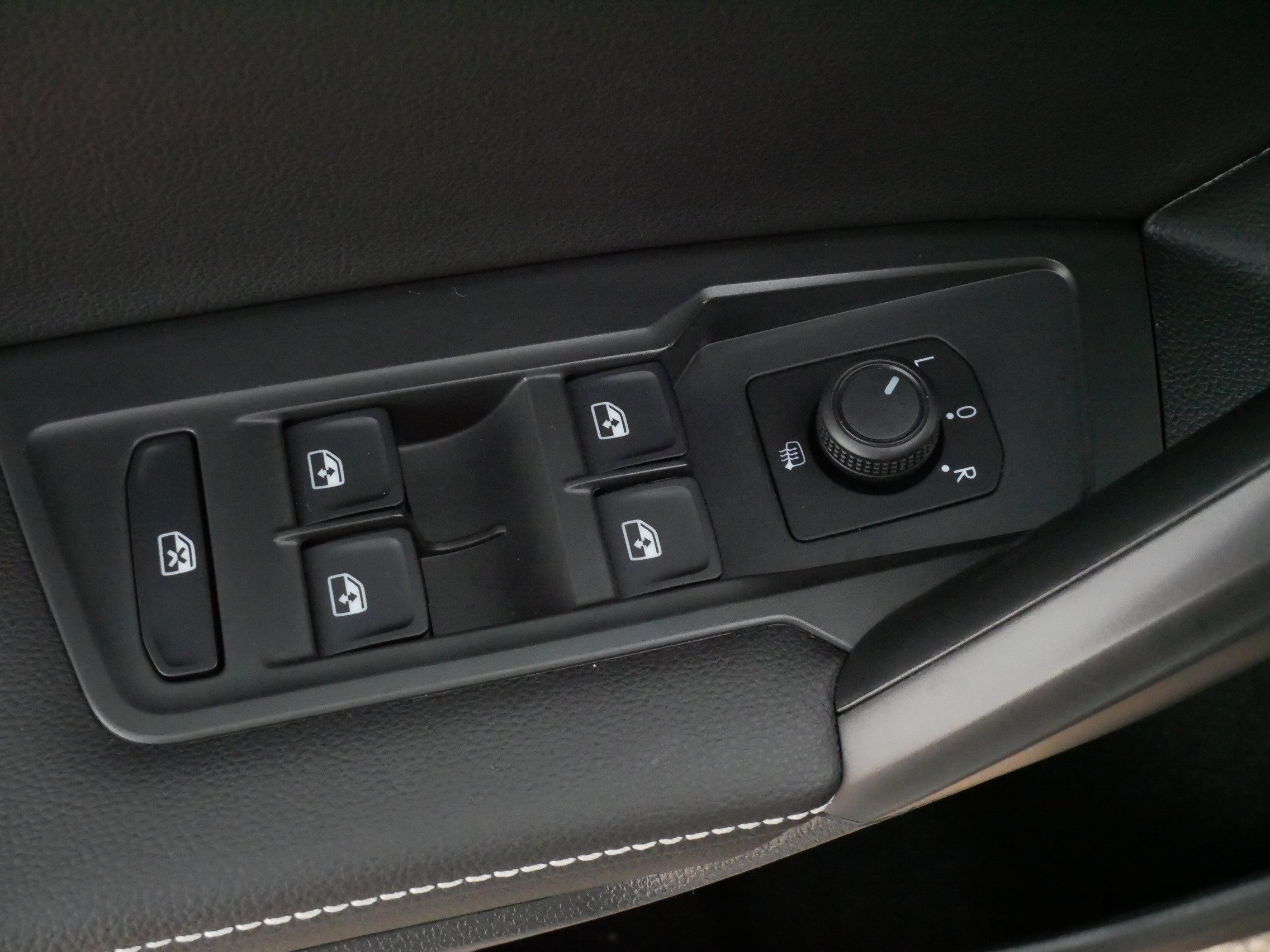 Certified 2024 Volkswagen Tiguan S image 19