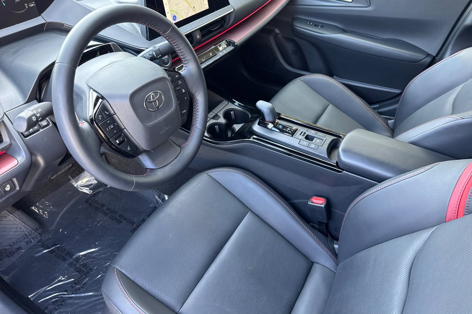 Used 2025 Toyota Prius Plug-In Hybrid image 4