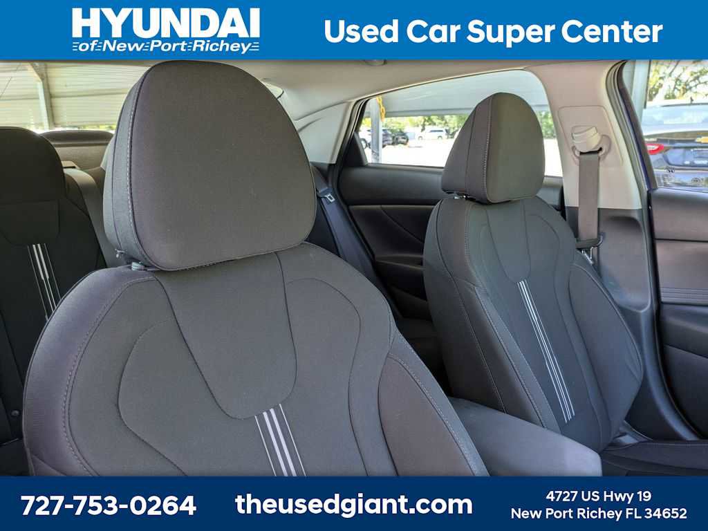 Used 2021 Hyundai Elantra SEL FWD image 6
