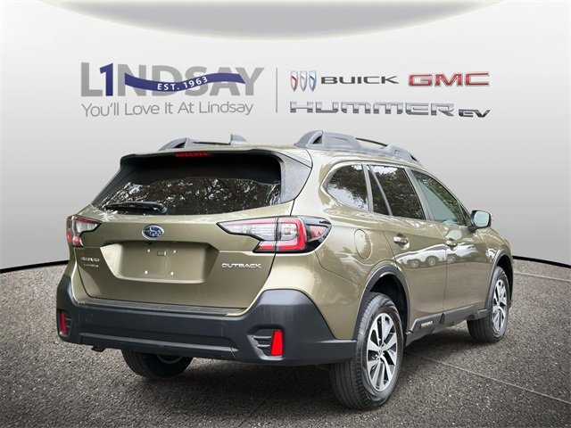 Used 2021 Subaru Outback Premium image 2