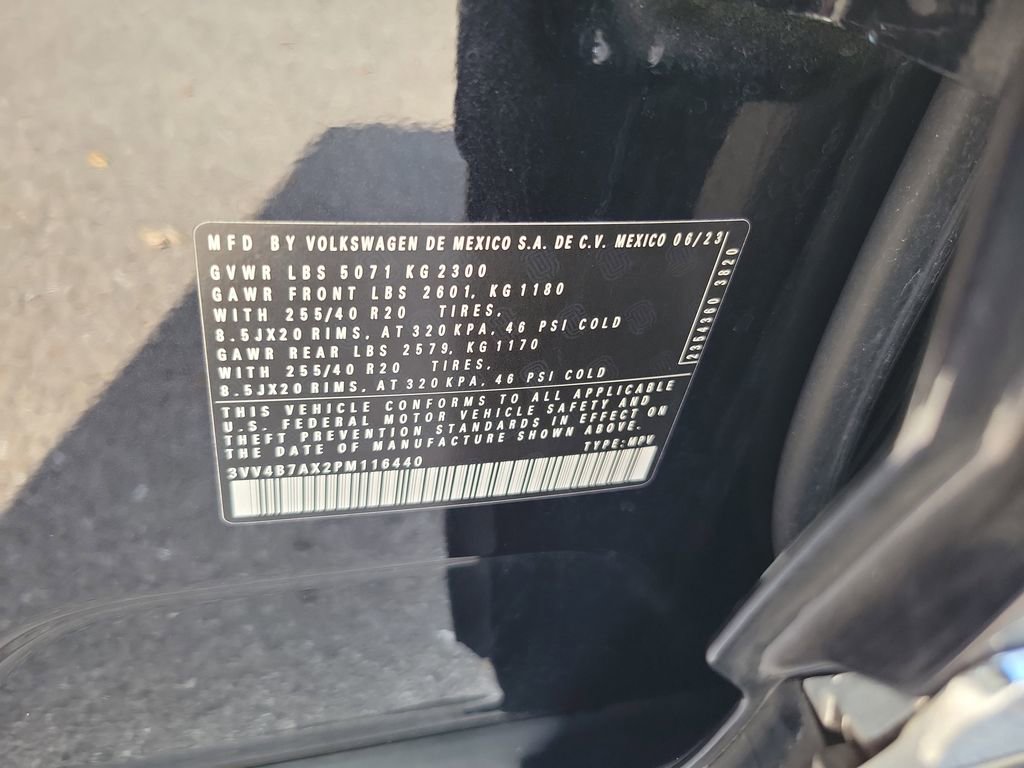 Used 2023 Volkswagen Tiguan SEL R-Line image 35