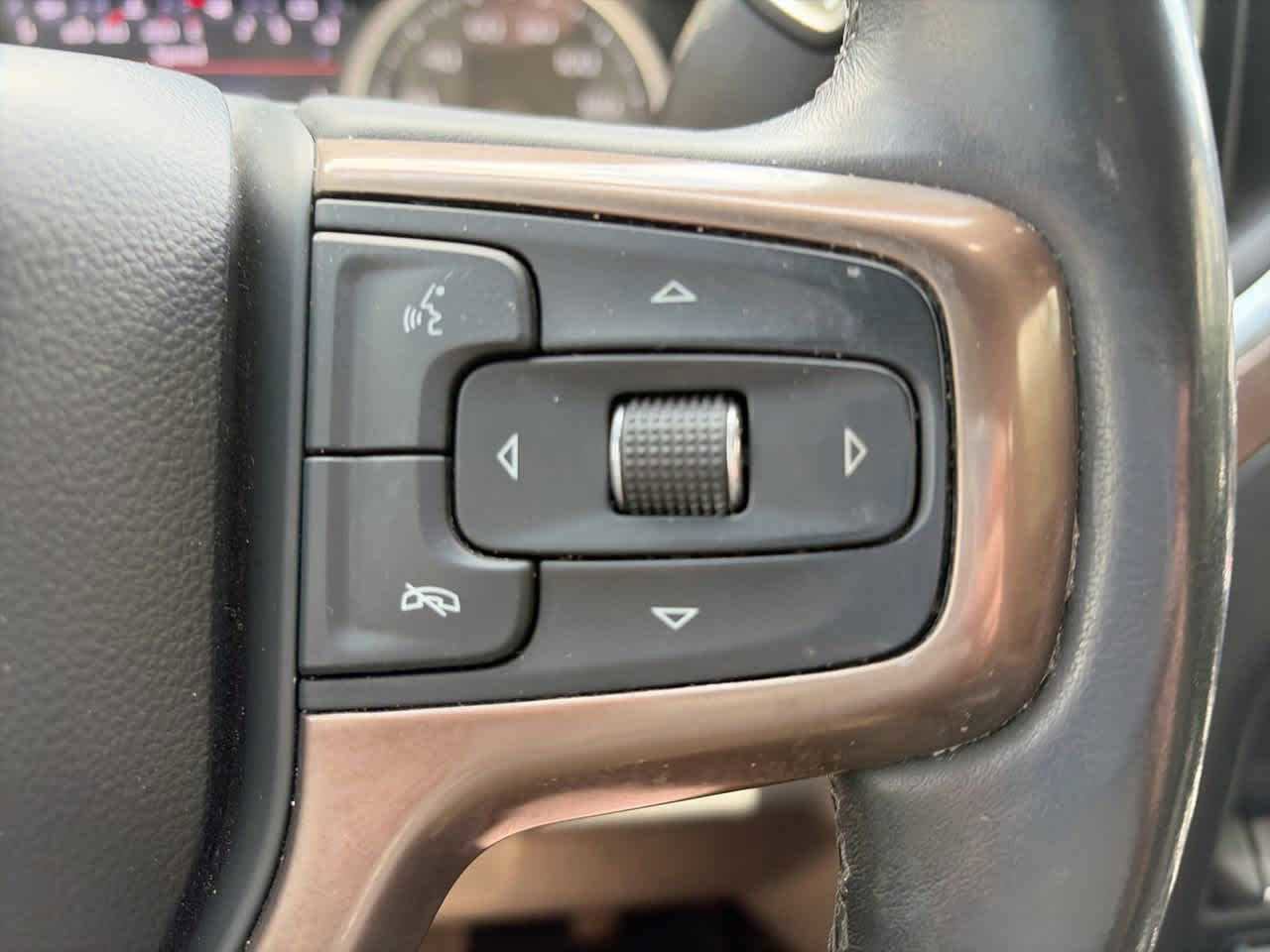 Used 2019 Chevrolet Silverado 1500 High Country w/ Technology Package AWD/4WD image 26