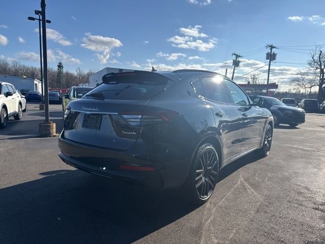 Used 2022 Maserati Levante Modena S image 2