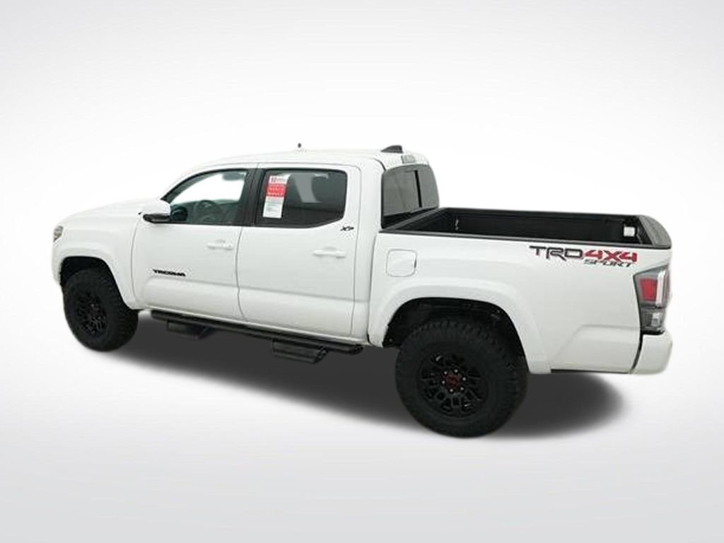 Used 2022 Toyota Tacoma TRD Sport w/ Technology Package AWD/4WD image 5