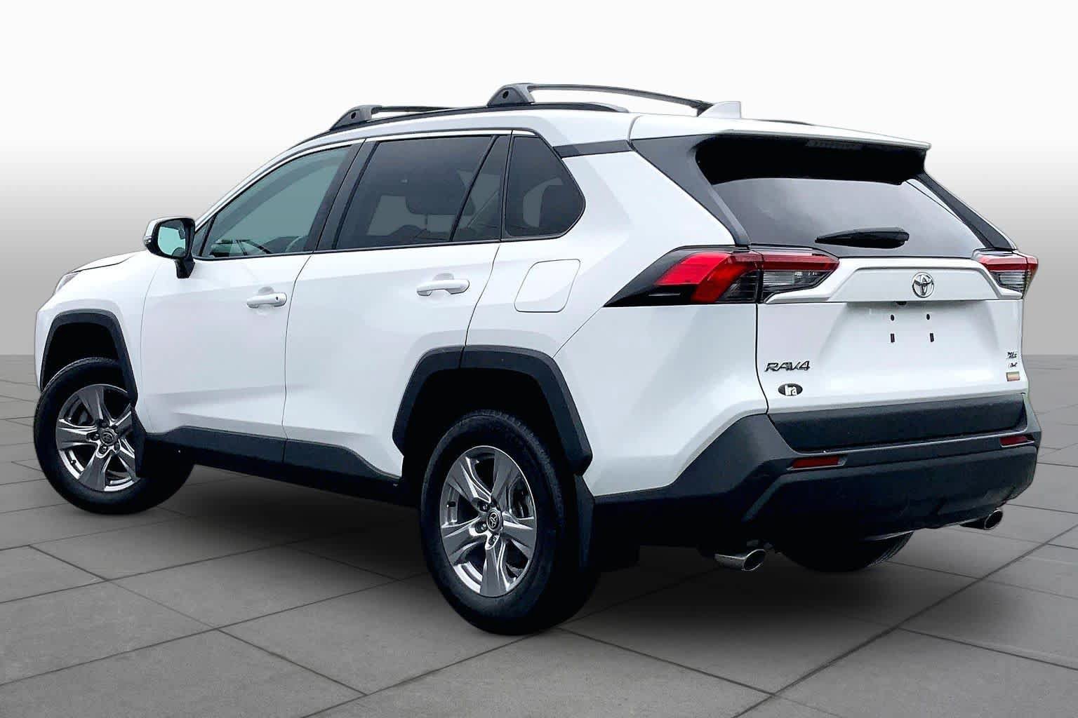 Used 2023 Toyota RAV4 XLE w/ Convenience Package AWD/4WD image 12