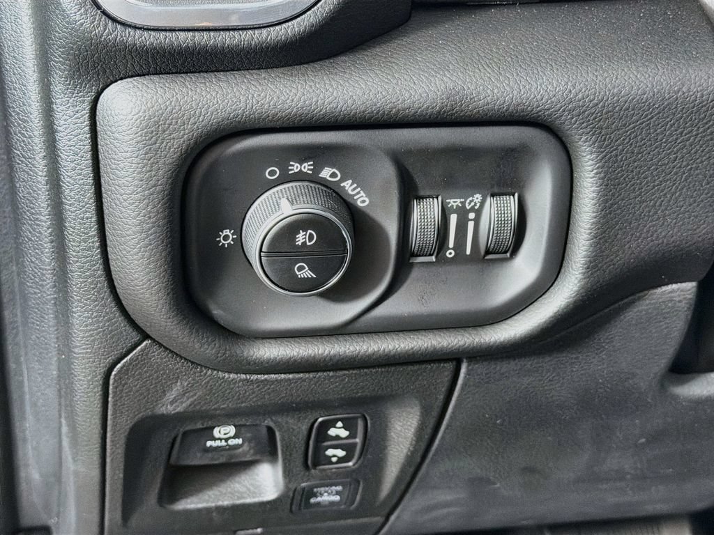 New 2027 RAM 1500 Laramie AWD/4WD image 10