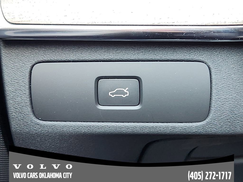 Used 2026 Volvo XC90 B5 Plus w/ Protection Package Premier image 21