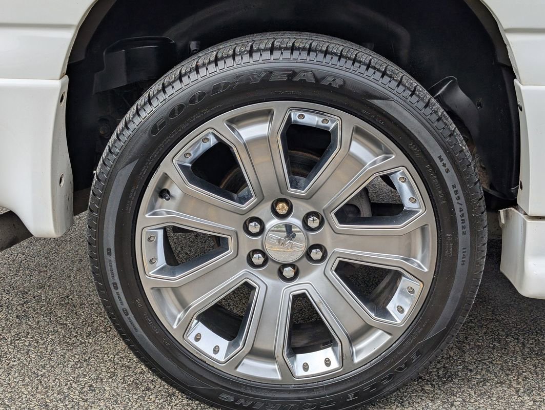 Used 2003 GMC Yukon XL Denali image 28