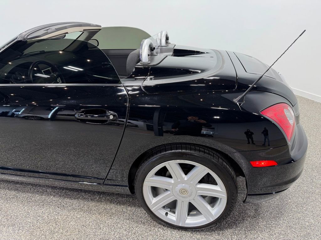 Used 2005 Chrysler Crossfire Convertible image 22
