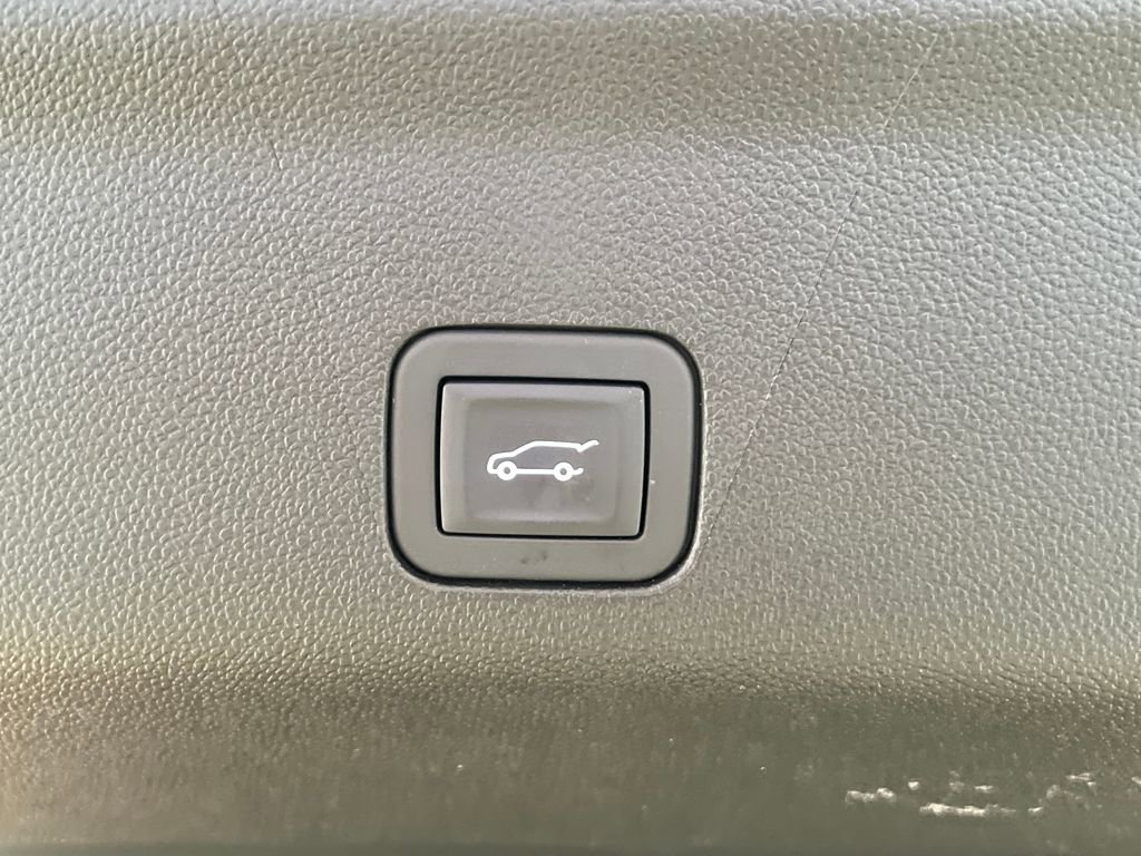 Used 2025 Chevrolet Tahoe Z71 w/ Comfort Package image 51