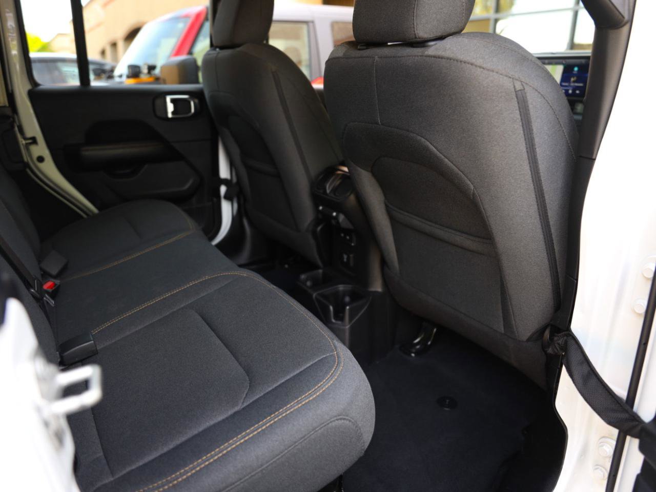 Used 2024 Jeep Wrangler Sahara AWD/4WD image 31