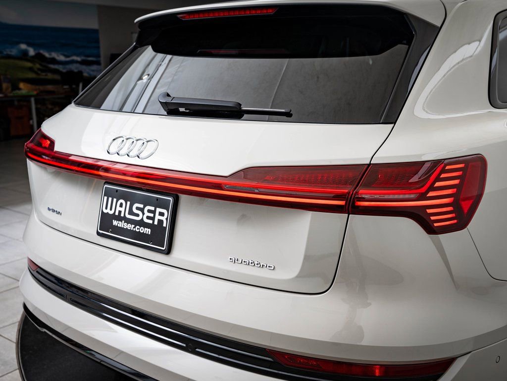 Used 2022 Audi e-tron Premium Plus w/ Premium Plus Package image 17