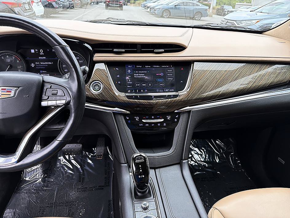 Used 2020 Cadillac XT6 Premium Luxury w/ Platinum Package FWD image 16