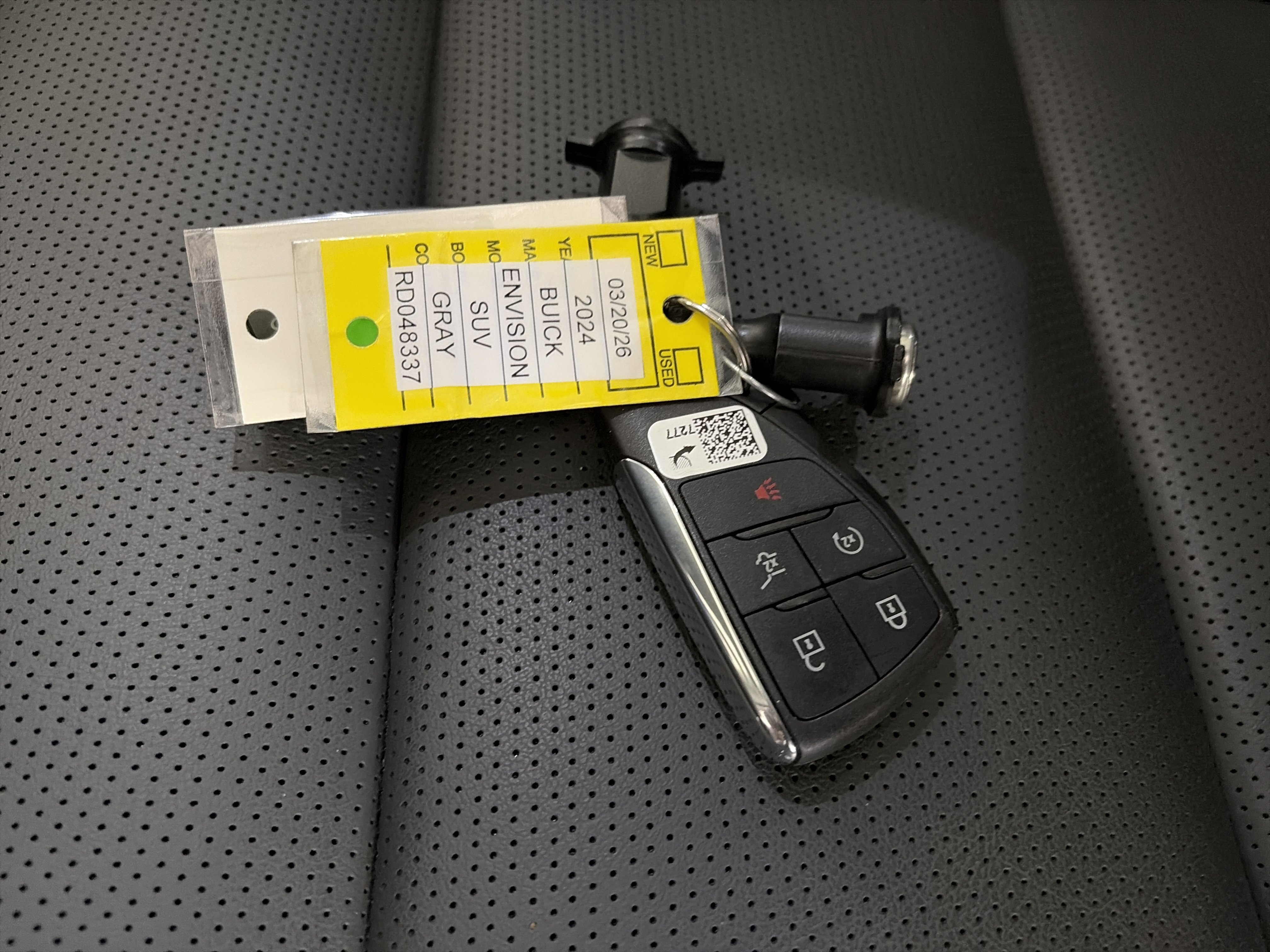 Used 2024 Buick Envision Avenir image 34