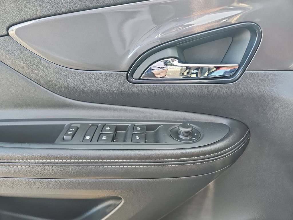 Used 2021 Buick Encore Preferred FWD image 20