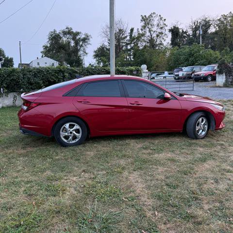 Used 2023 Hyundai Elantra SE w/ Cargo Package image 6