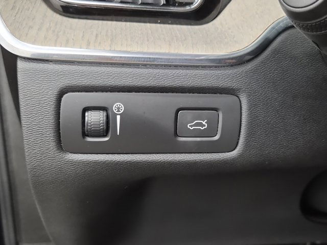 Used 2020 Volvo XC60 T6 Inscription w/ Protection Package Premier image 26