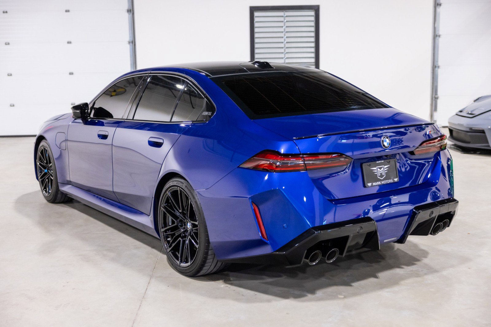 Used 2025 BMW M5 w/ Executive Package AWD/4WD image 7