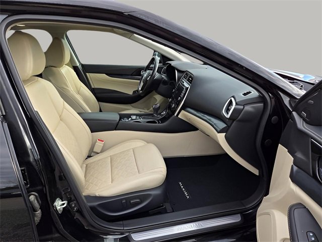 Used 2021 Nissan Maxima Platinum image 12