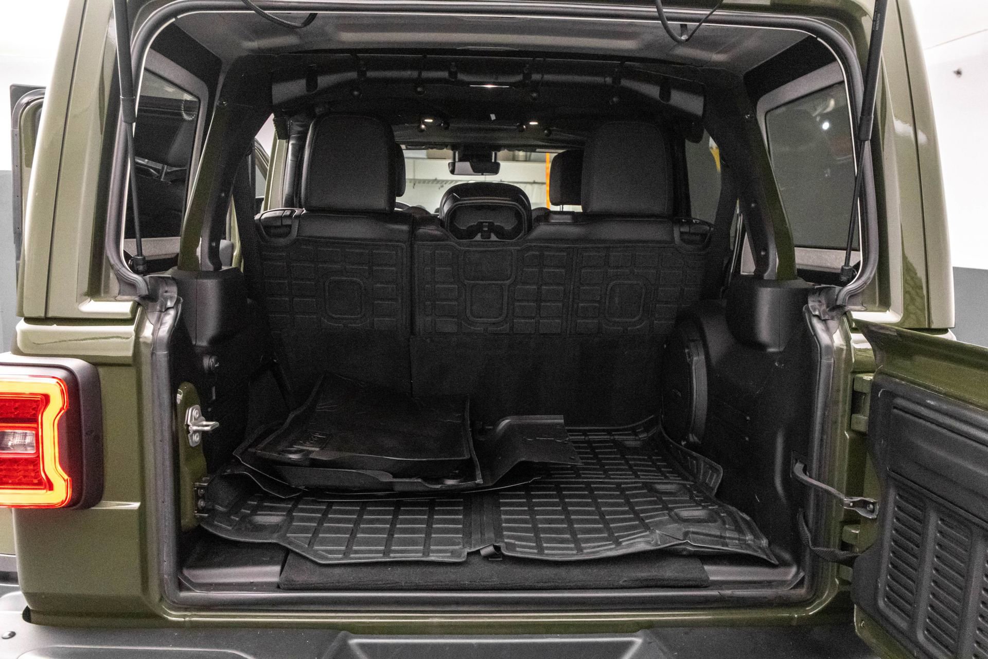 Used 2024 Jeep Wrangler Unlimited Rubicon image 37