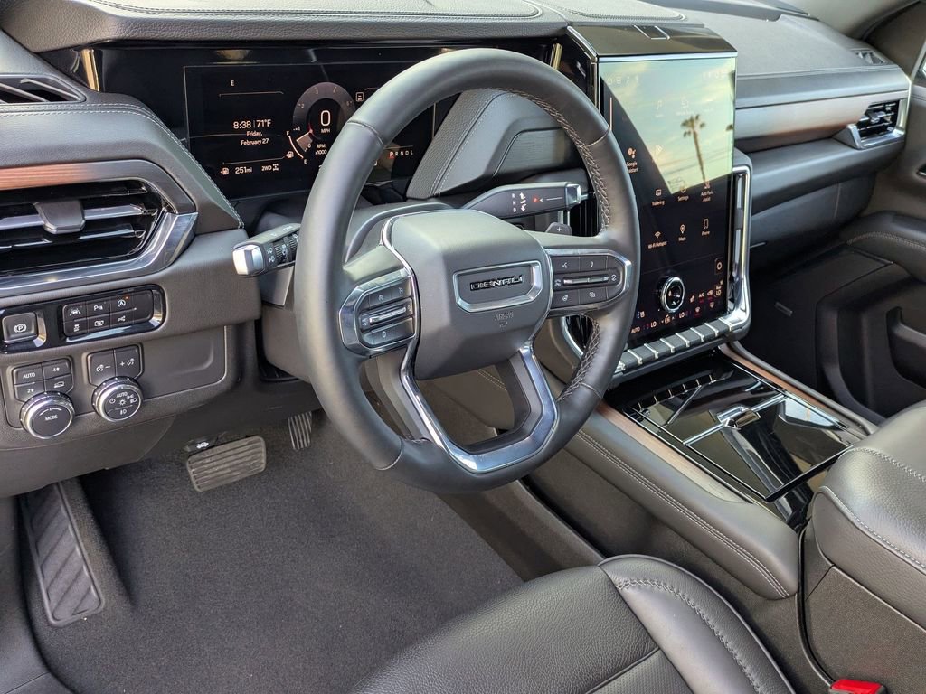 Used 2025 GMC Yukon Denali image 4