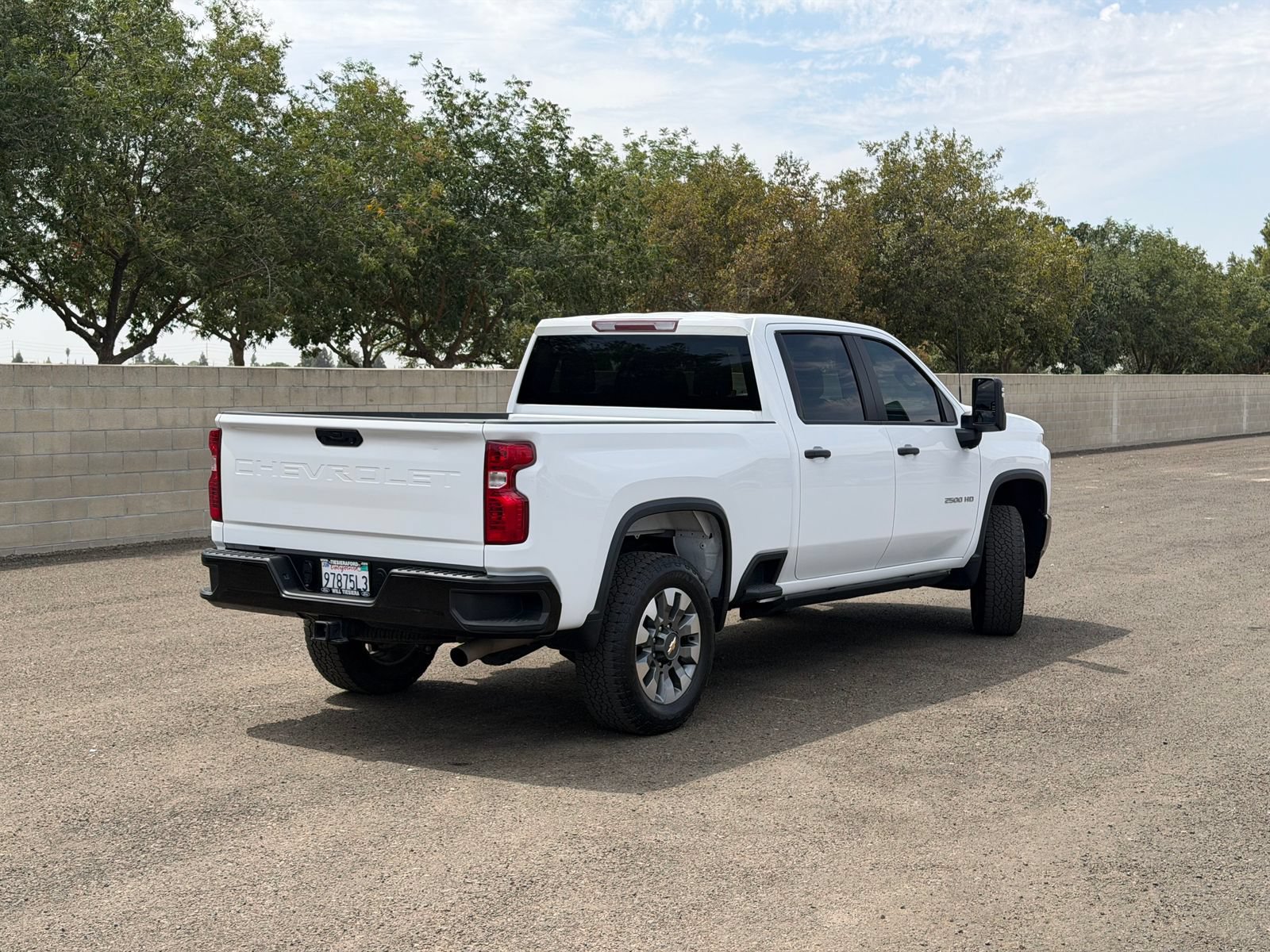 Used 2022 Chevrolet Silverado 2500 Custom w/ Custom Convenience Package RWD image 3