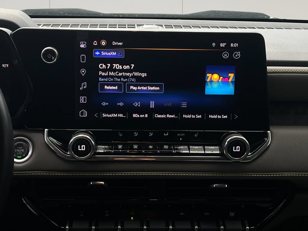 Used 2024 Chevrolet Colorado ZR2 w/ Technology Package AWD/4WD image 20