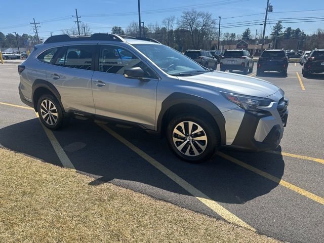Used 2024 Subaru Outback 2.5i image 3