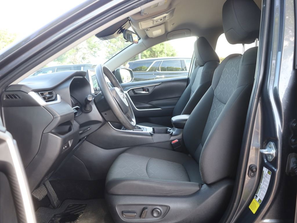 Used 2024 Toyota RAV4 XLE image 26