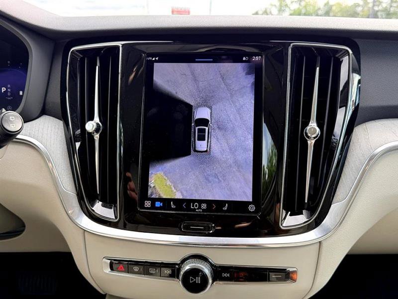 Used 2024 Volvo V60 B5 Cross Country Plus image 34