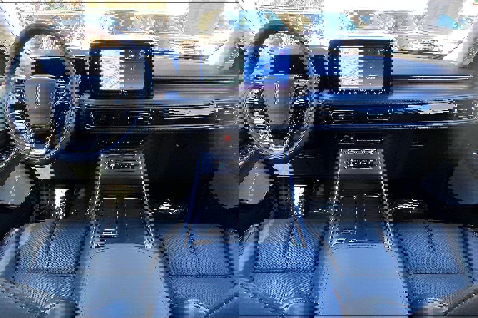 Used 2025 Lincoln Aviator Reserve w/ Equipment Group 201A image 14