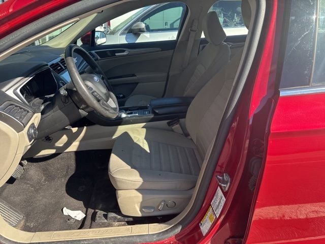 Used 2020 Ford Fusion SE image 6