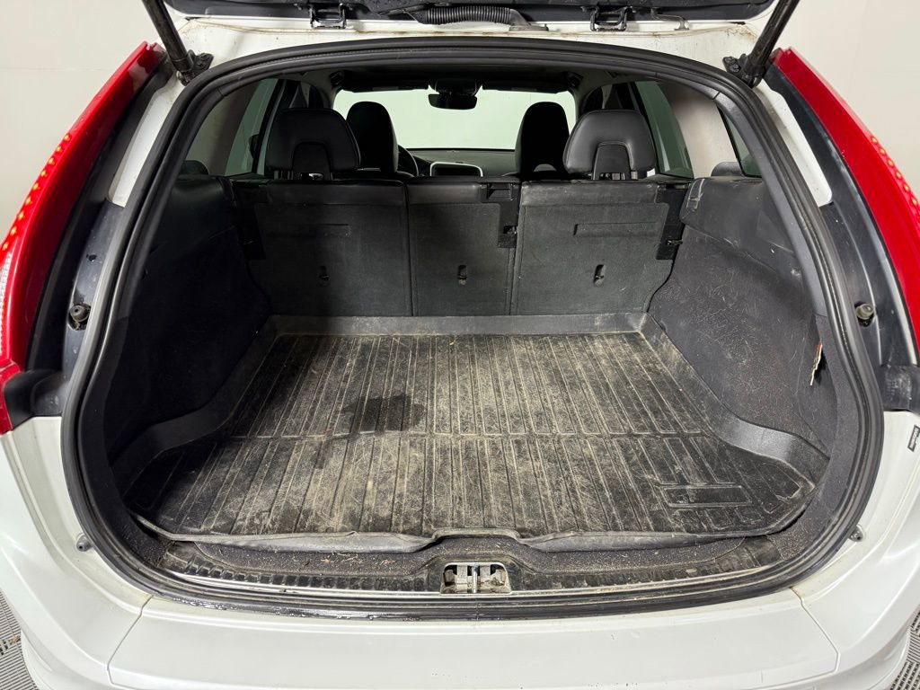 Used 2016 Volvo XC60 T6 w/ Proximity Package AWD/4WD image 12